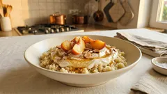 Kuskus na słodko z brzoskwinią i skyrem – szybkie śniadanie bez gotowania długo