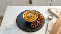 Precelki z dipem z pieczonej dyni i fety – prosta przekąska z piekarnika