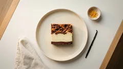 Sernik królewski na kakaowym spodzie – wysoki, stabilny i dobrze się kroi