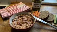 Pasta z czerwonej fasoli i suszonych pomidorów – kremowa w 10 minut