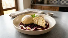 Pampuchy (kluski na parze) – puszyste bułeczki drożdżowe, które zawsze wychodzą